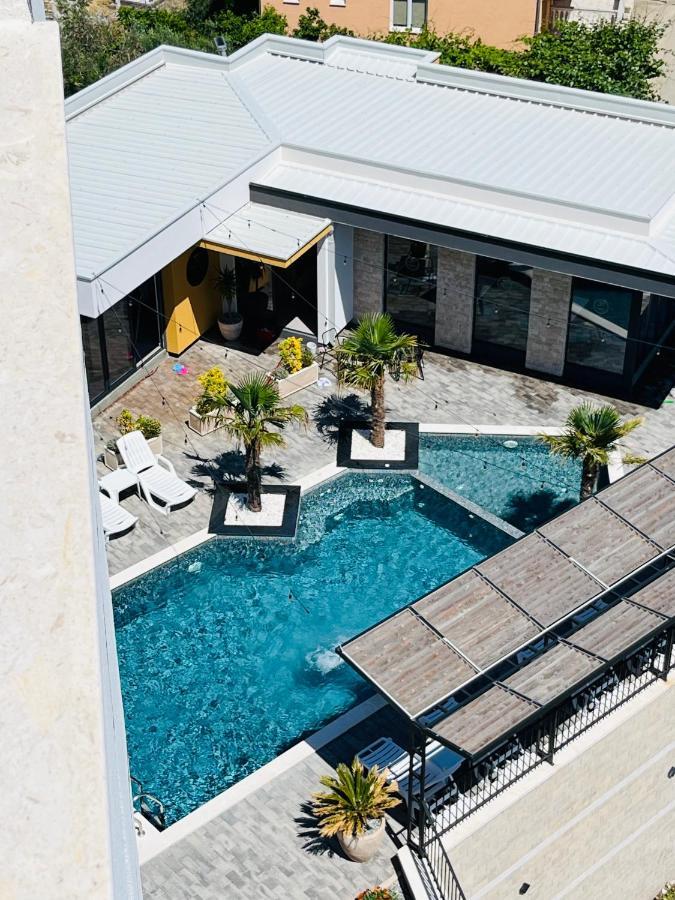 Art'S Apartment Mit Pool Ulcinj Pinjes Exterior photo